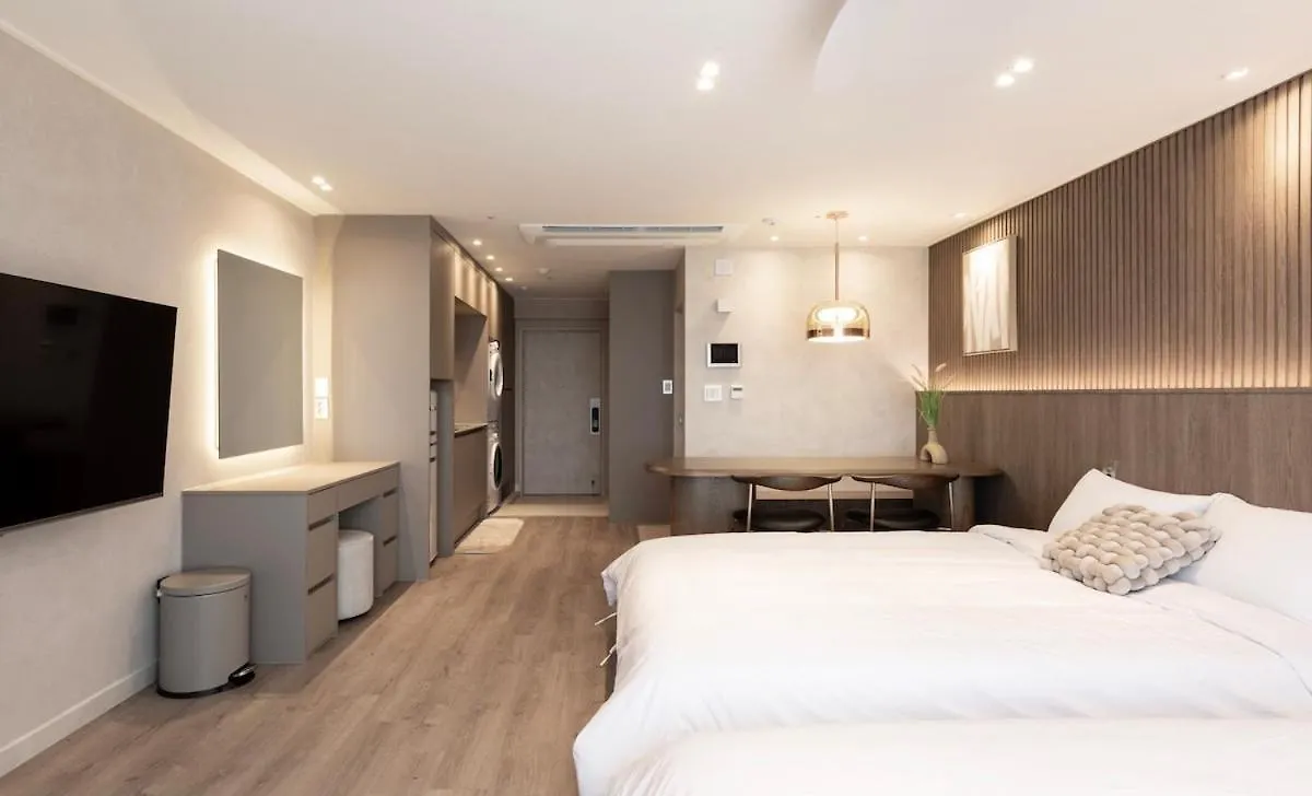 Hongdae Cozy Space13, Near Hongdae Station, City View, Pleasant And Cozy, Stylish House Seoul 0*,