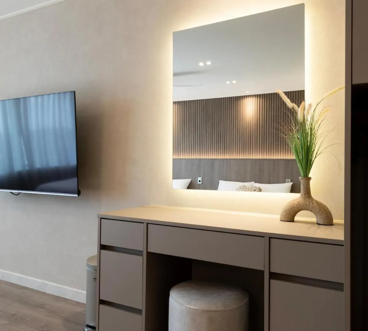 Hongdae Cozy Space13, Near Hongdae Station, City View, Pleasant And Cozy, Stylish House Seoul